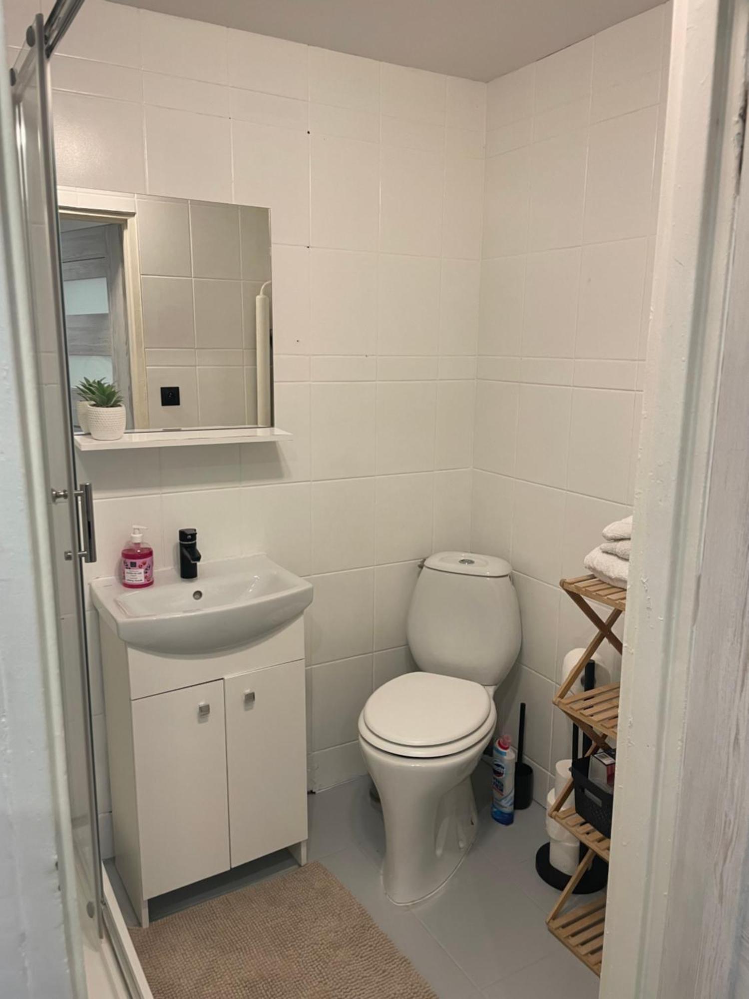 Apartament 2 Pokojowy W Centrum Miasta Żagań Esterno foto